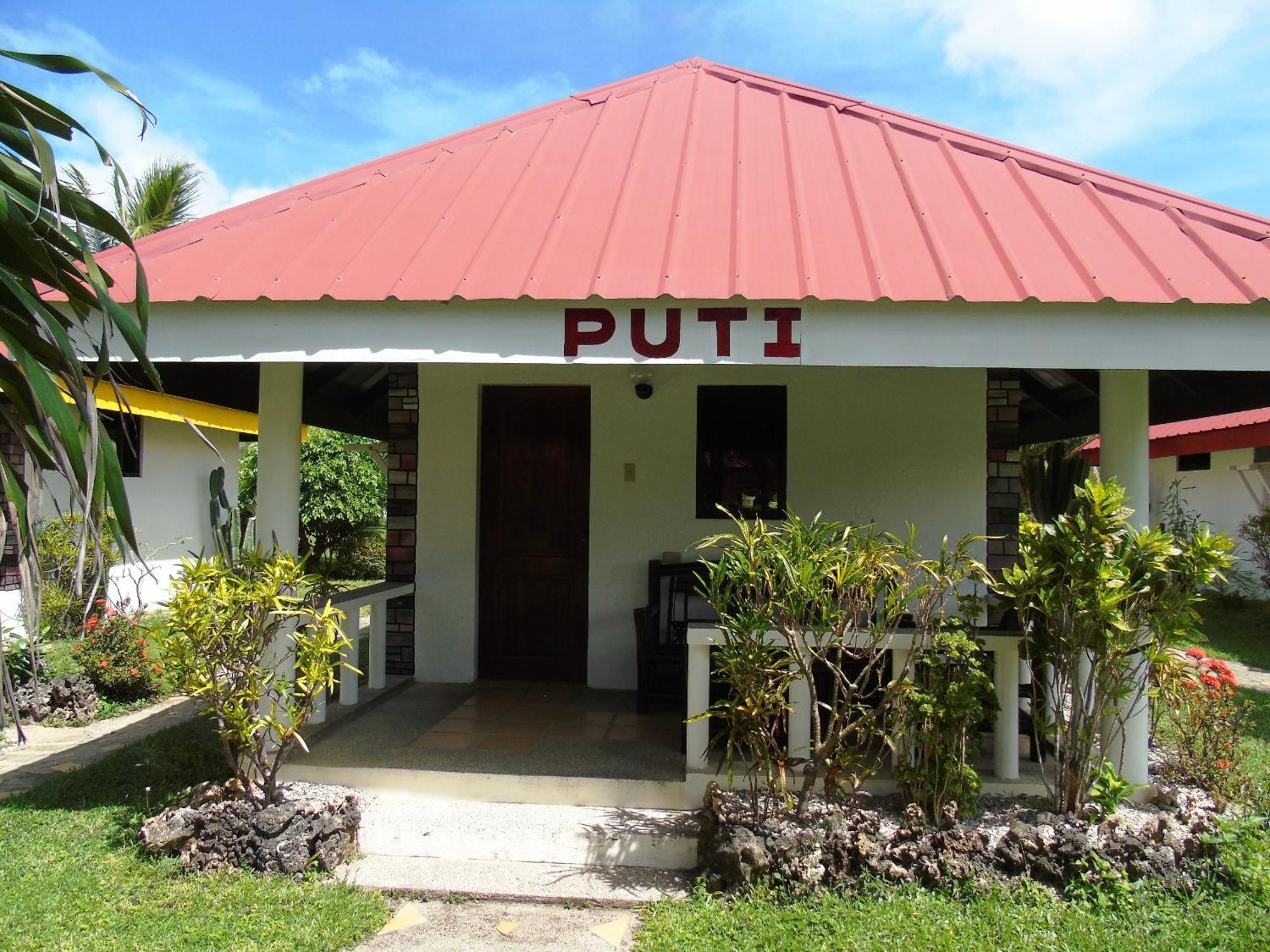 Phaidon Beach Resort Pandan Room photo