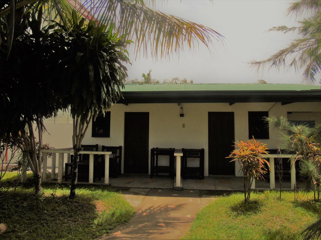 Phaidon Beach Resort Pandan Exterior photo